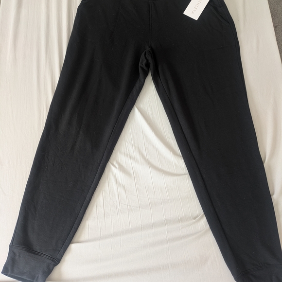 Athleta Pants - Athleta Women's Black Relaxed Fit Pants